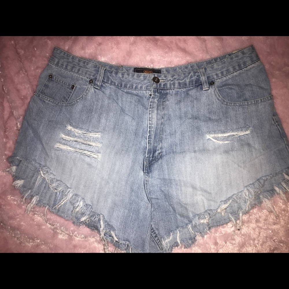 Light wash high wasted shorts