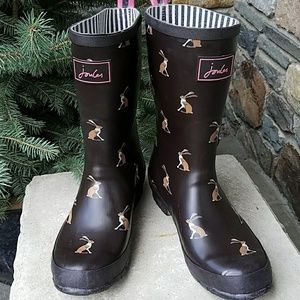 mid height rain boots