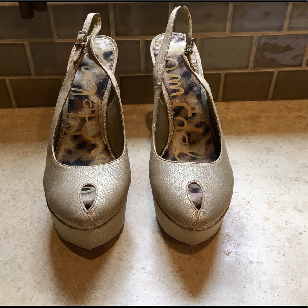 Sam Edelman- Gold peep toe heels