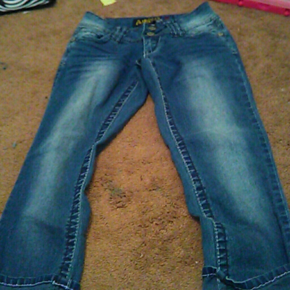 I am selling a pare of capris