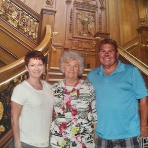 Meet your Posher, Leslie