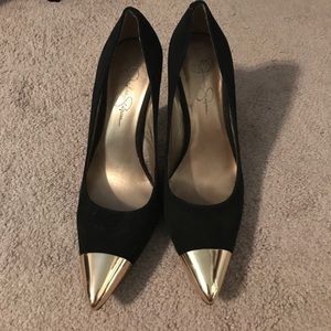 Jessica Simpson Black and gold pointy toe heels