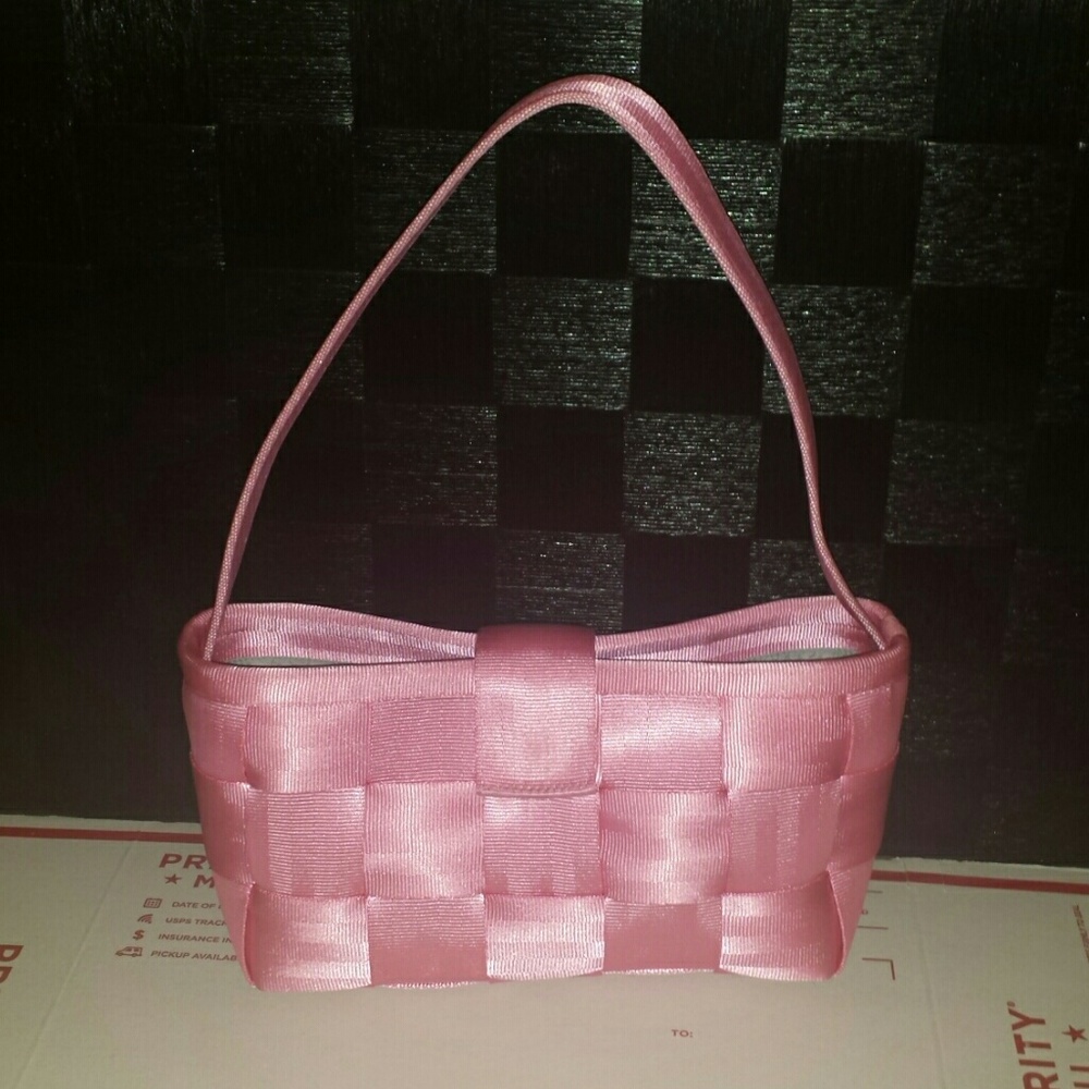 Harveys Seatbelt Bag Pink EUC