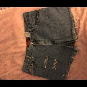 Levi's highwasted shorts