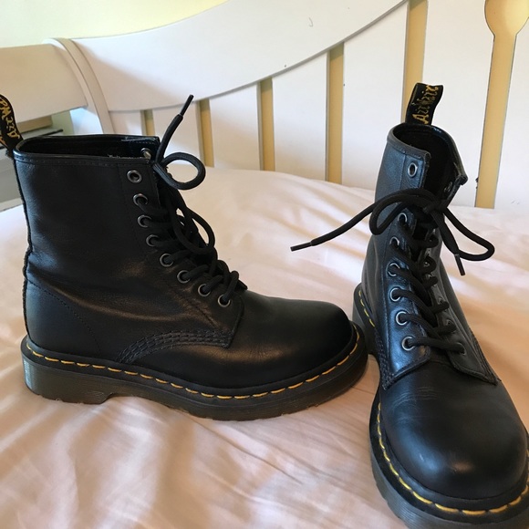Dr. Martens Shoes - Dr. Martens Women's 1460 Smooth