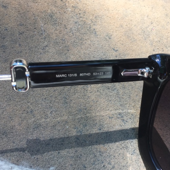 Marc Jacobs authentic sunglasses - Picture 3 of 4