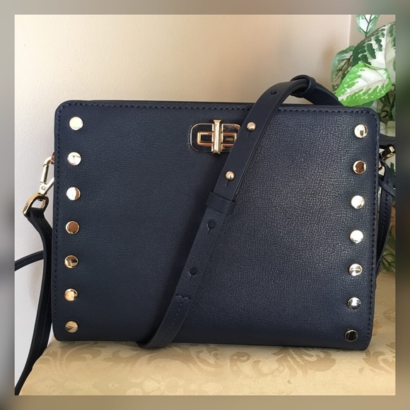 Michael Kors Messenger. - Picture 8 of 8