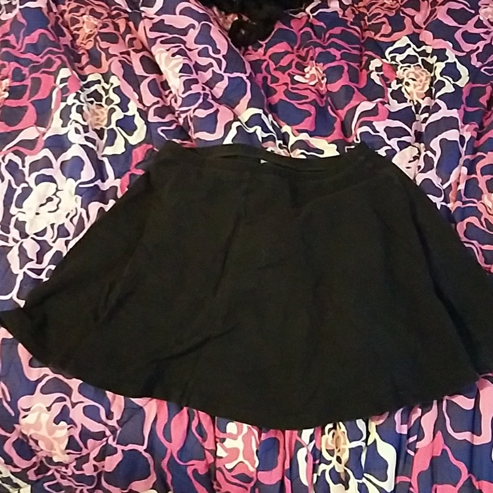 Black stretchy skater skirt