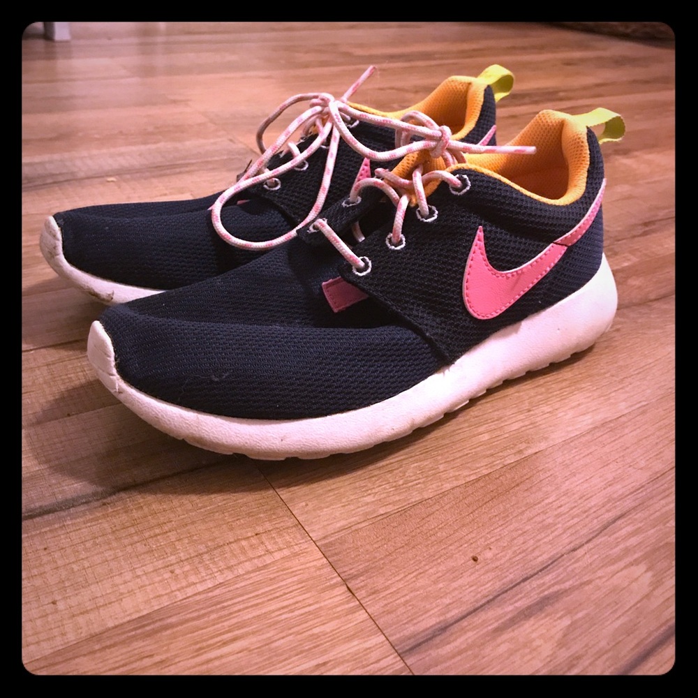 Nike Roshe Shoes