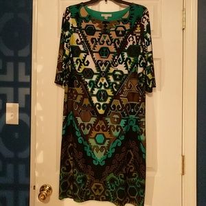 Green and brown pattern 3/4 sleeve dress