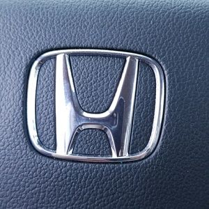 Meet your Posher, Alma