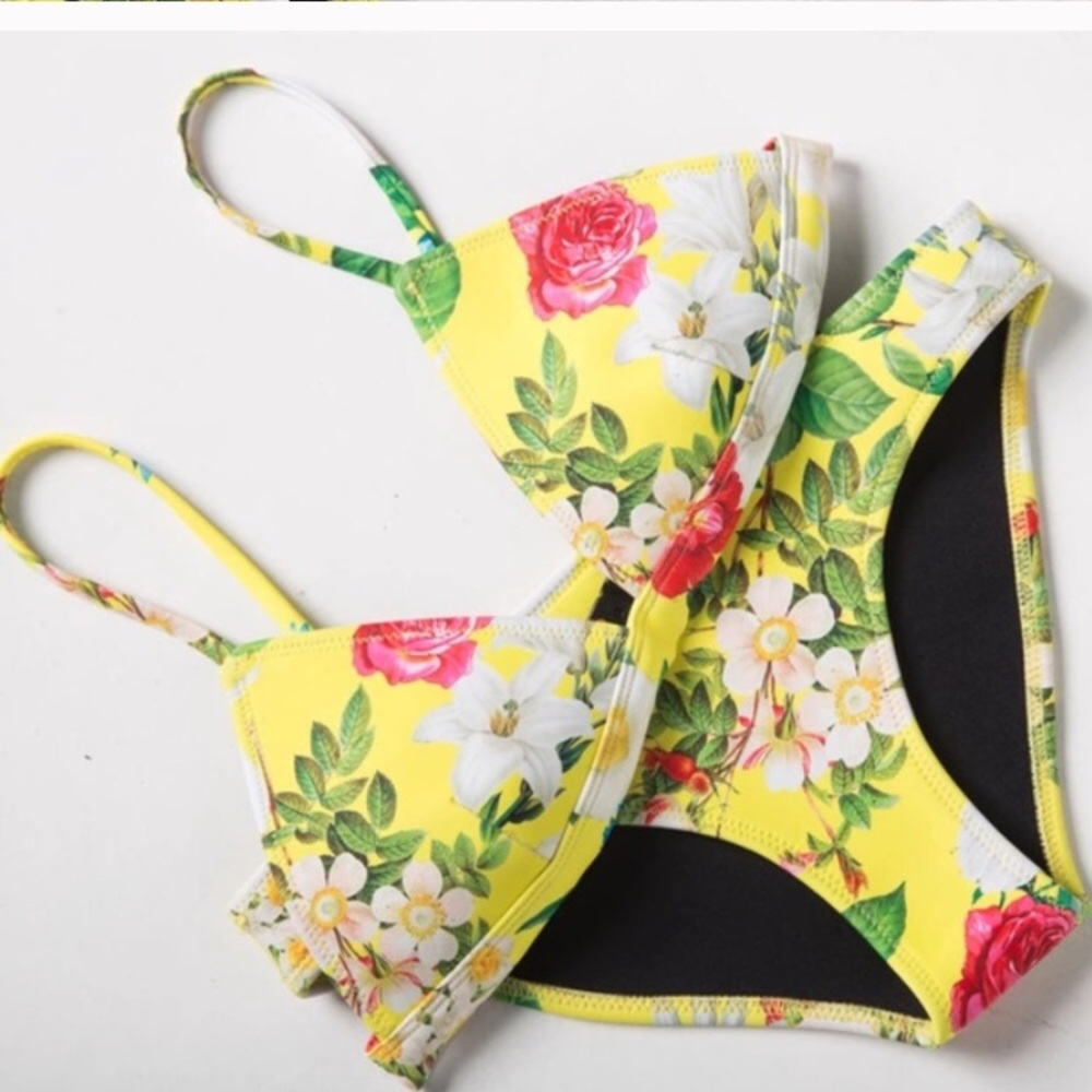 Floral Bikini !!!