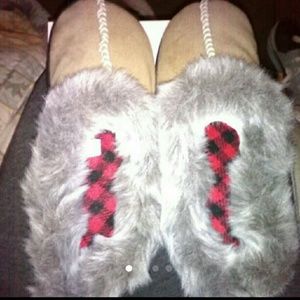 BRAND NEW DEER FOAM SLIPPERS WITH TAG