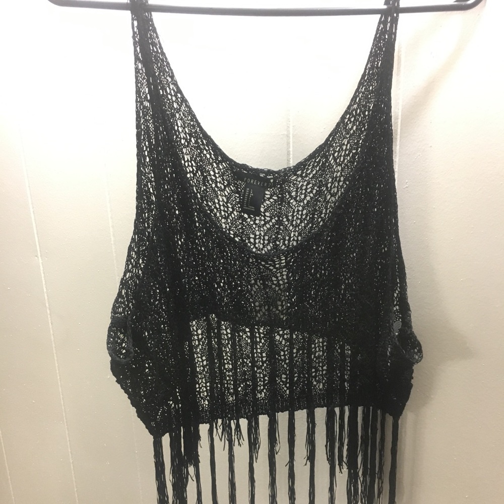 Black cropped sweater top!