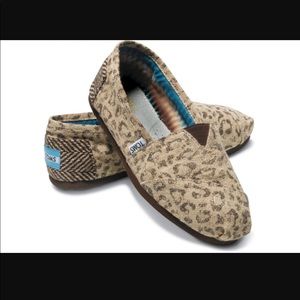 *SOLD on Ⓜ️* TOMS Snow Leopard Vegan Classics