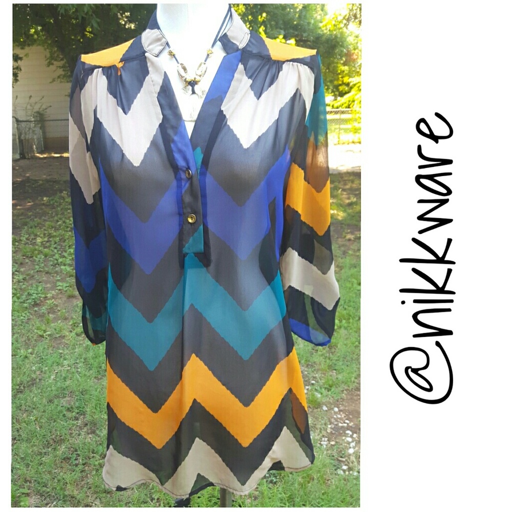 Multi colored chevron top