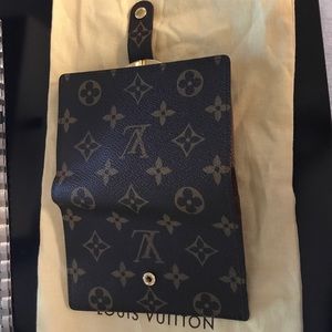 Louie Vuitton wallet