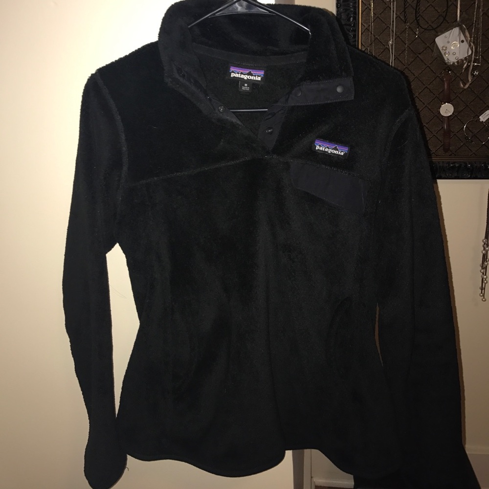 Black Patagonia pullover