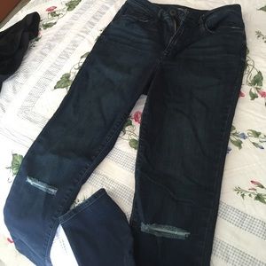 Dark high waisted Jeans distressed knee