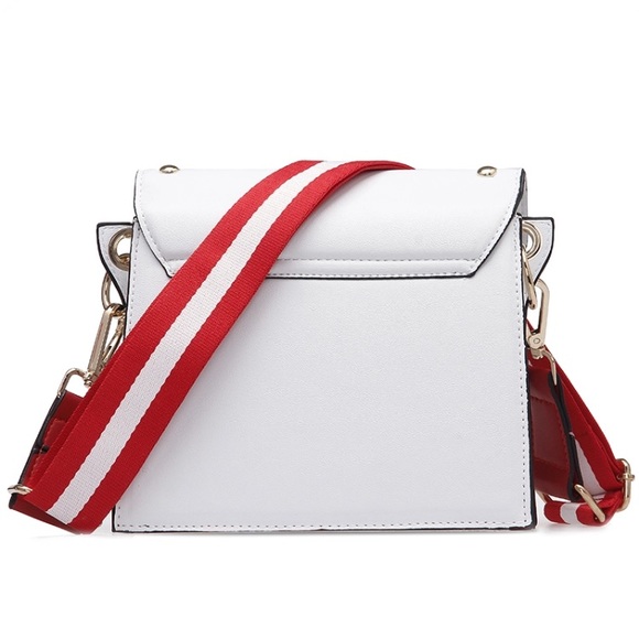 ♦️♥️White Studded/Embroidered messenger 👜 - Picture 5 of 6