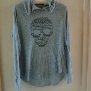 No boundaries skull hoodie