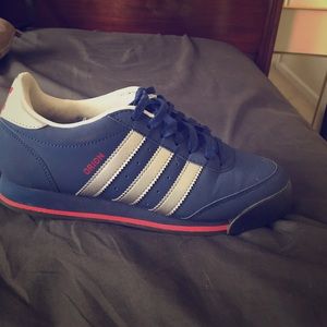 Adidas shoe size 6