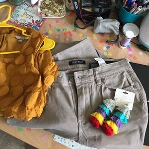Buffalo Stretchy Khaki Pants 👖