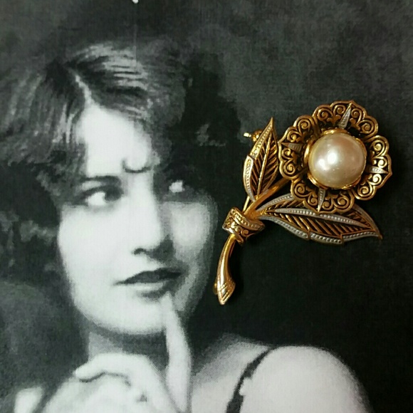 Vintage Jewelry - Vintage Damascene Toledowear floral pearl brooch