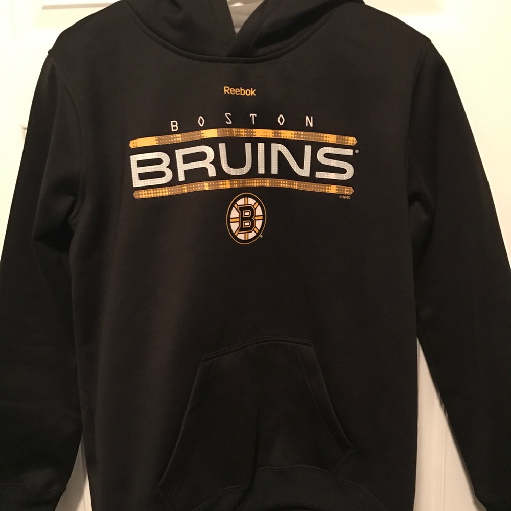 New with tags boys Boston Bruins sweatshirt
