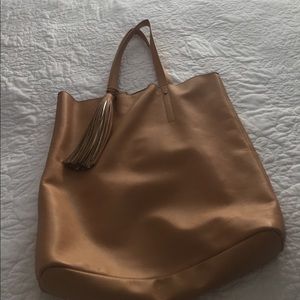 Leather tote