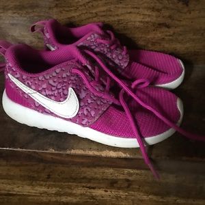 Girls Nike roshe
