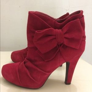 Like new ,worn once Gianni Bini red shoes