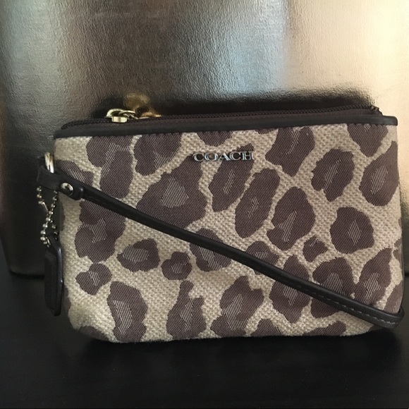 Coach wristlet - Picture 1 of 1