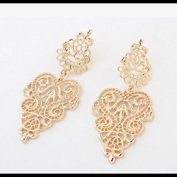 Jewelry - 🌼 Gold Bohemian Dangle earrings