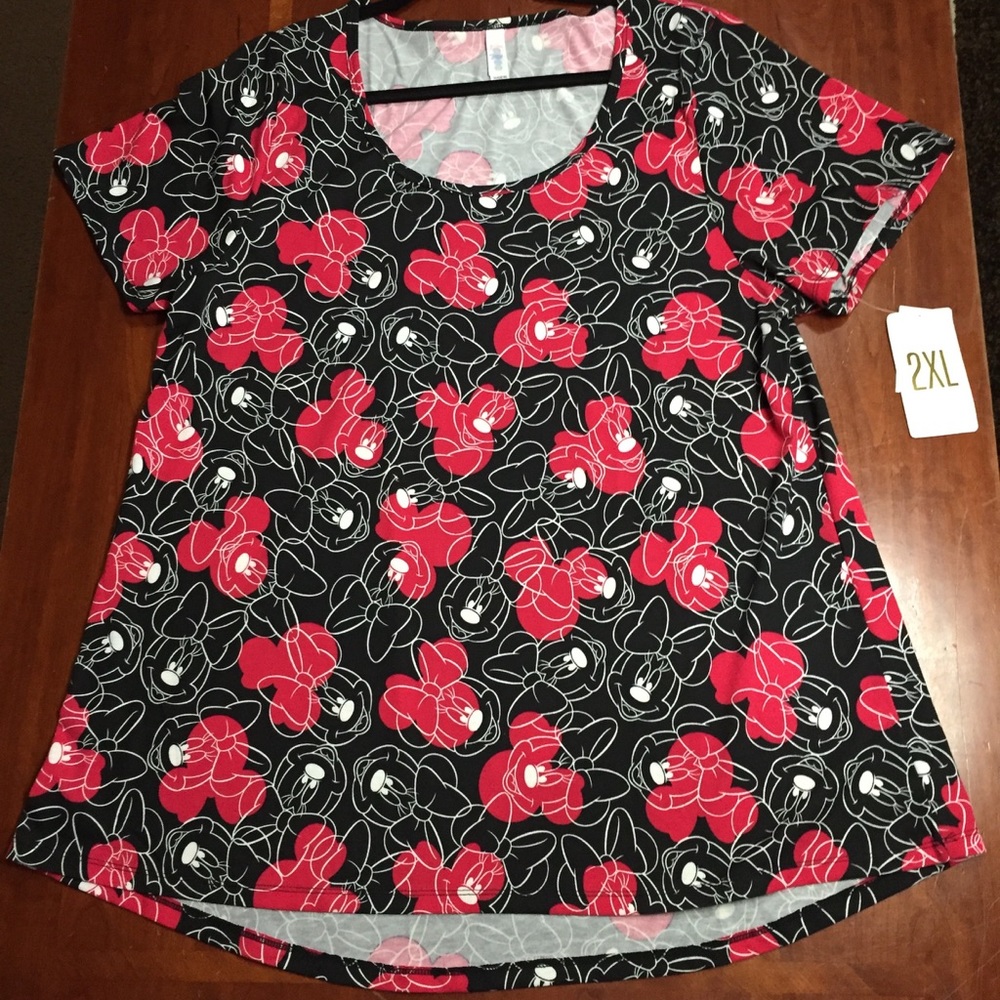 🆕 LuLaRoe Disney classic tee