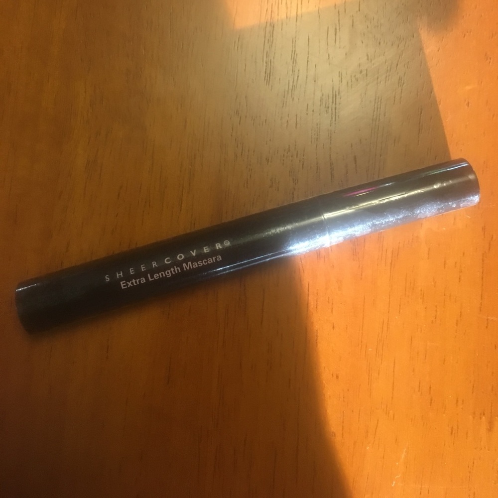 FREE W/ PURCHASE ✨ SheerCover Extra Length Mascara