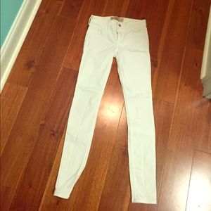 White Hollister jeans