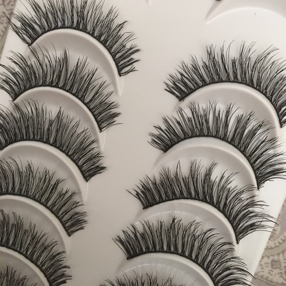 False lashes - Picture 4 of 4