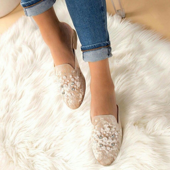 🆕//The Pixie// Champagne velvet embellish Slides - Picture 4 of 8