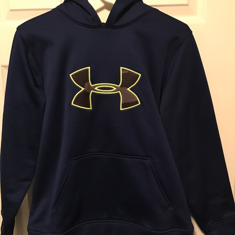 Boys Under Armour sweatshirt