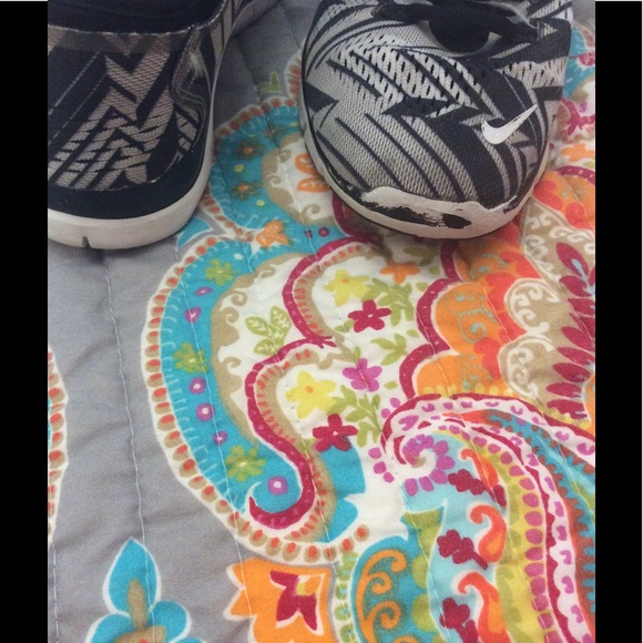 Black and Grey Chevron Nike Free Run Sneakers - Picture 5 of 6