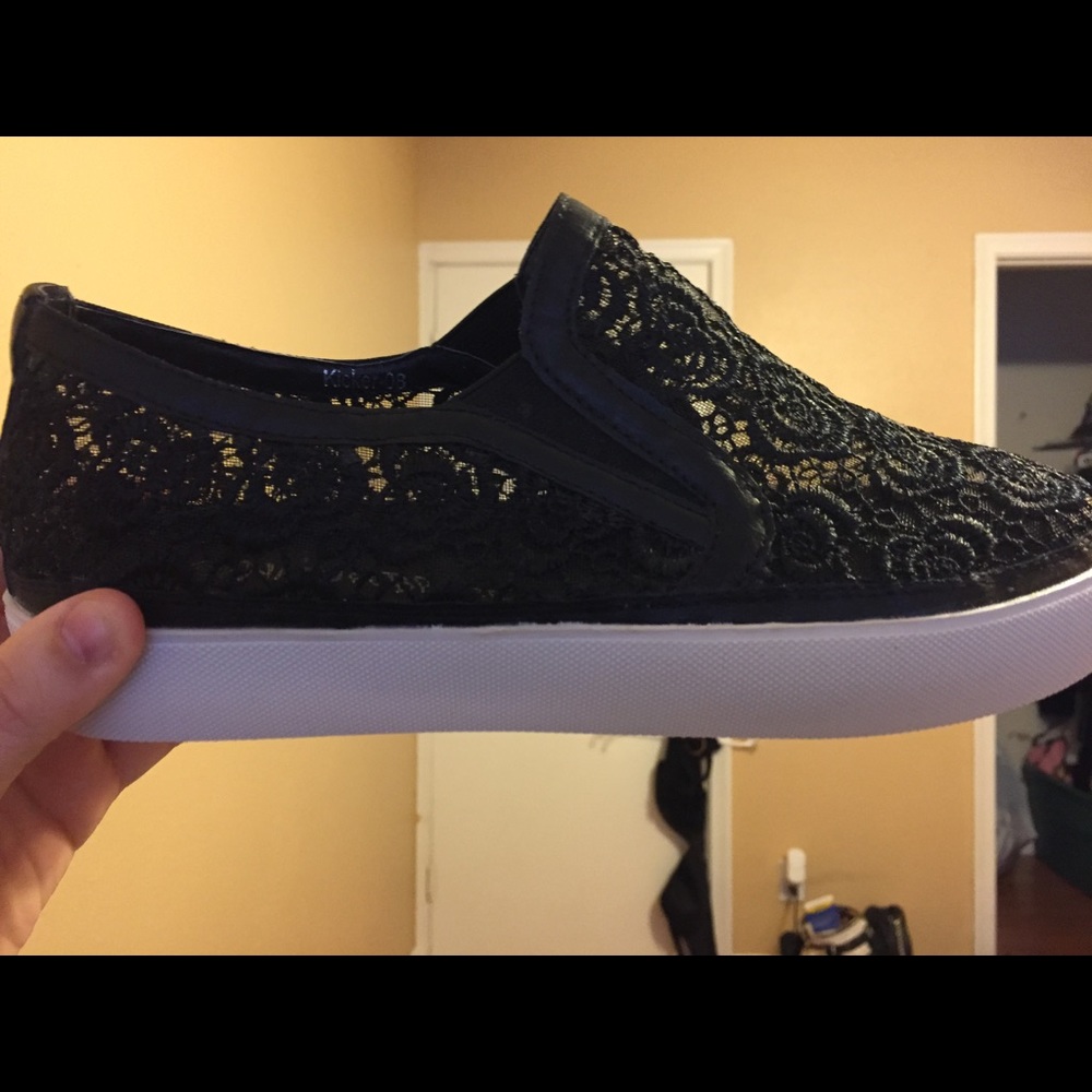 Brand new lace flats