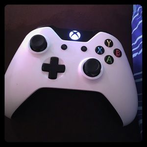 White and black Xbox 1 controller