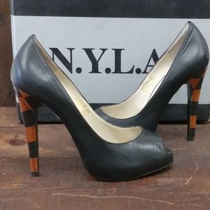 NYLA Peeker peep toe leather pump