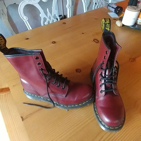 Dr. Martens Shoes - FLASH SALE Doc Martens 1460 Cherry Red