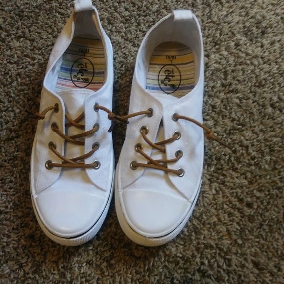 Rue 21 Shoes - Picture 1 of 2