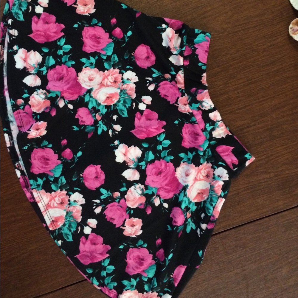 Floral skat3r skirt