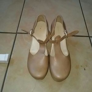 Light brown heels