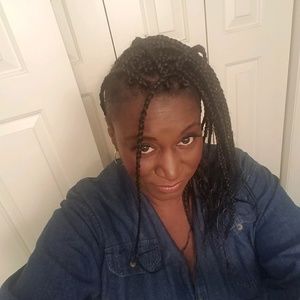 Meet your Posher, Debora