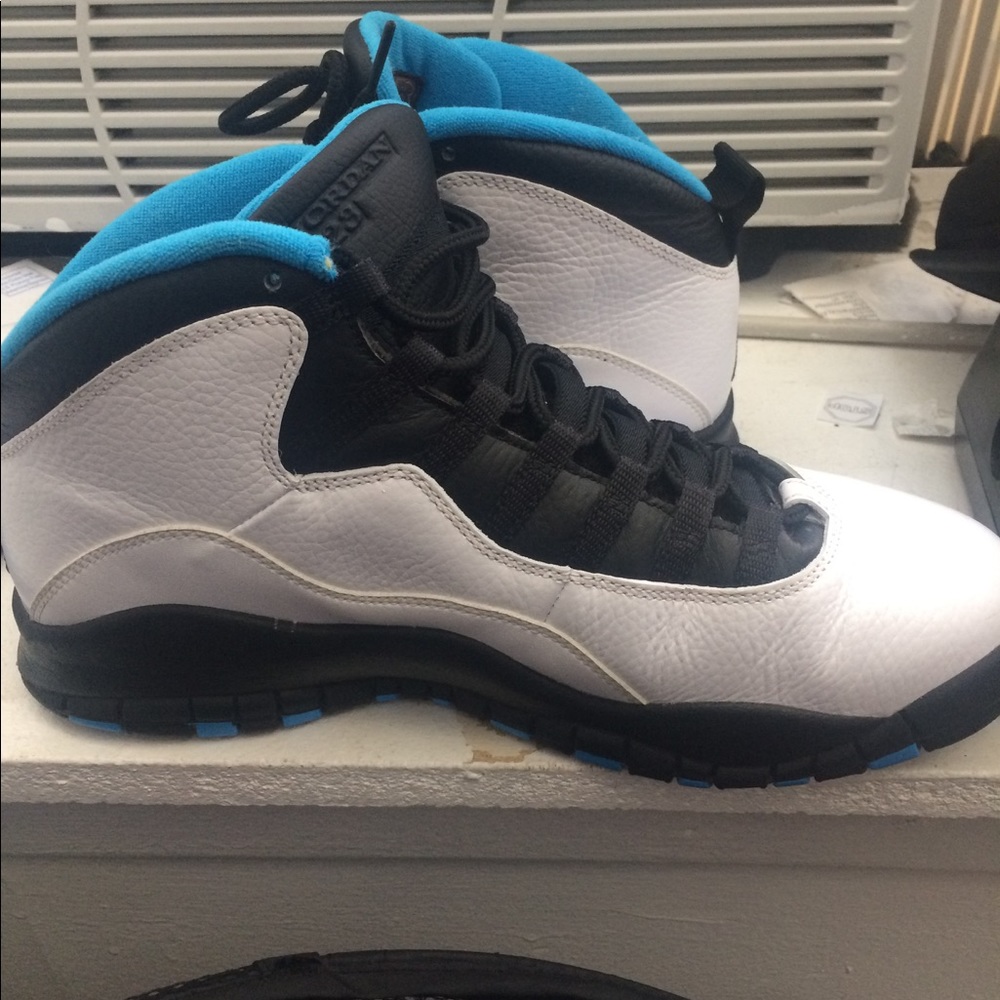 Jordan 10s powder blues size 10.5